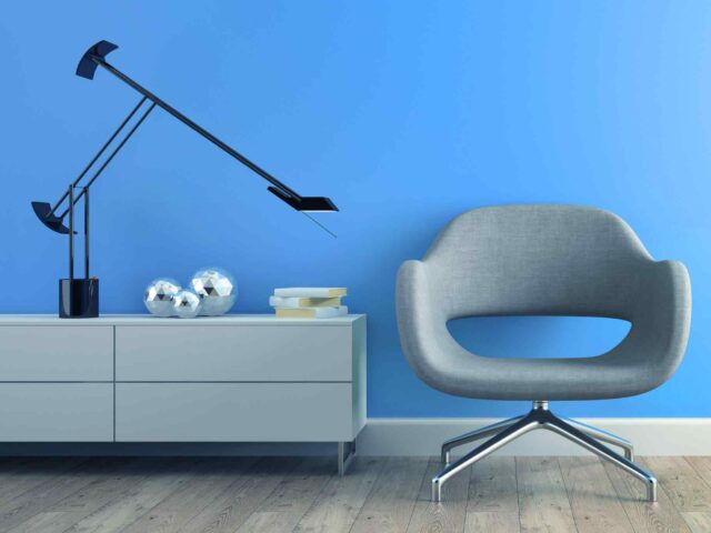 https://shellcraft.in/wp-content/uploads/2017/05/image-chair-blue-wall-640x480.jpg